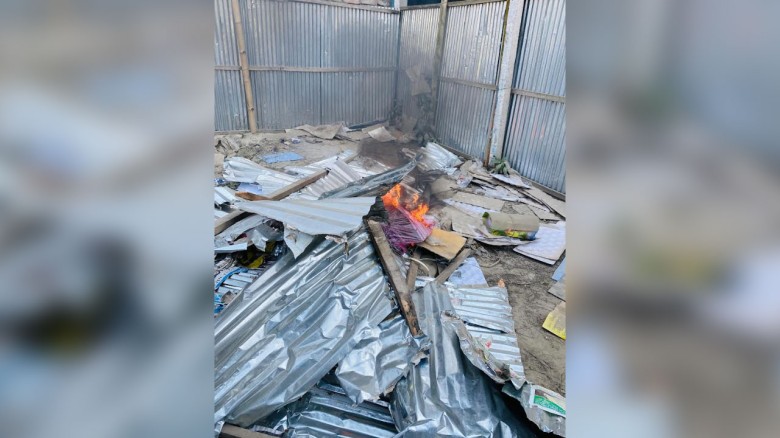 আওয়ামী লীগ কার্যালয়ে পতাকা উত্তোলনের পরপরই ভাঙচুর-আগুন...